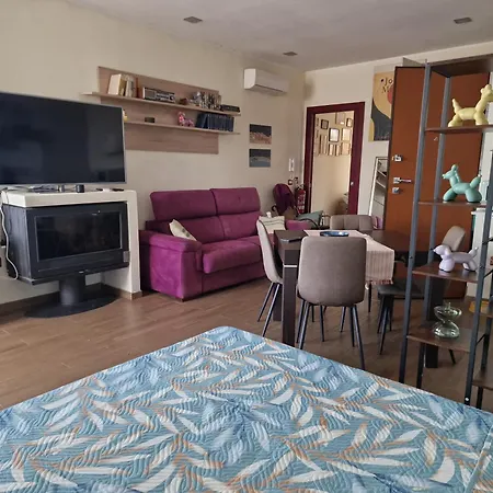 Sunshine Terrace Apartment *